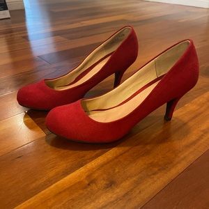 CL by Laundry Red Suede Heels 7.5 WIDE